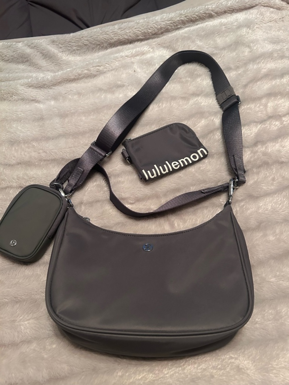 lululemon small city essentials bag in grey eucalyptus with pouch and wallet